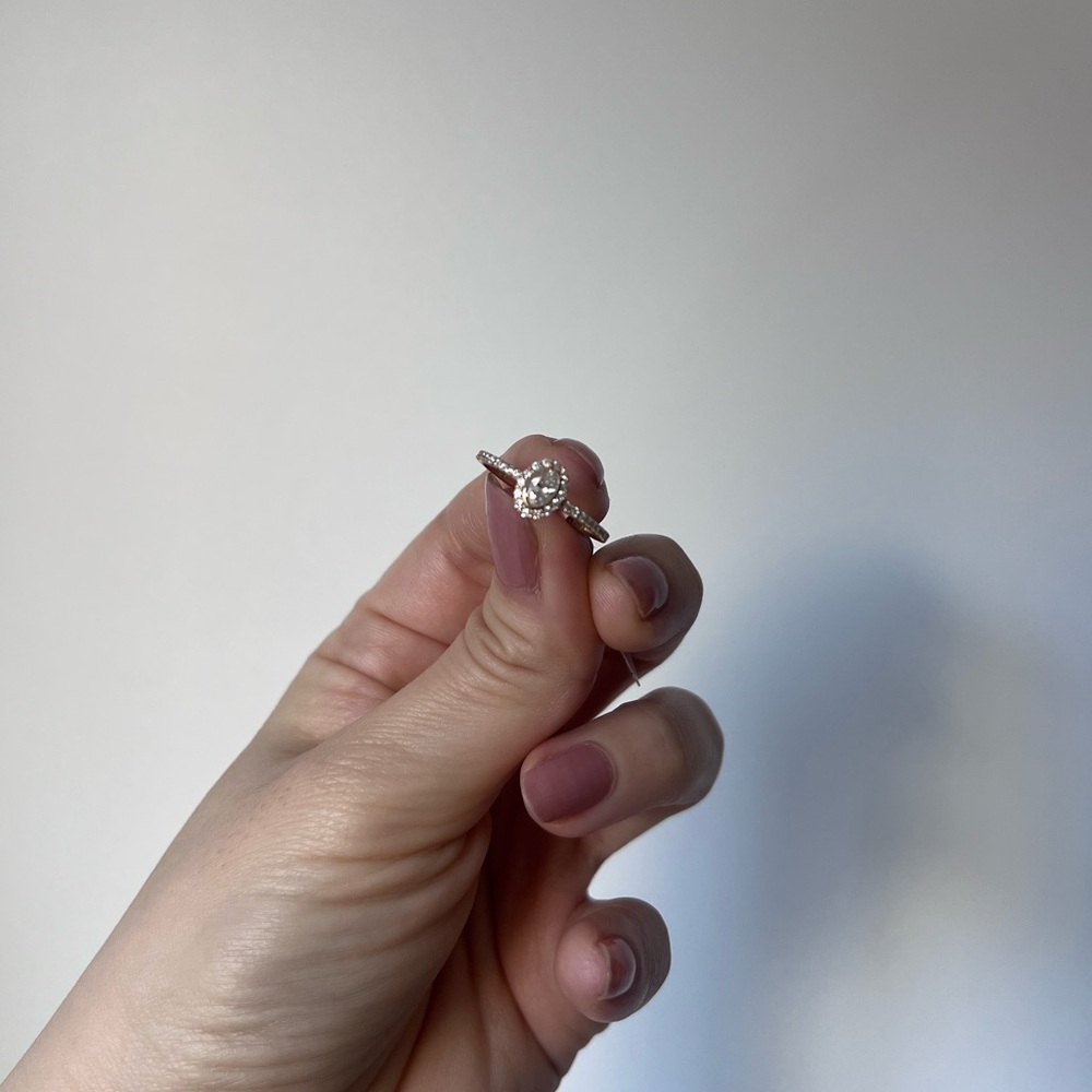 NWT 14K Gold Halo Oval Diamond Engagement Ring - Picture 6 of 8